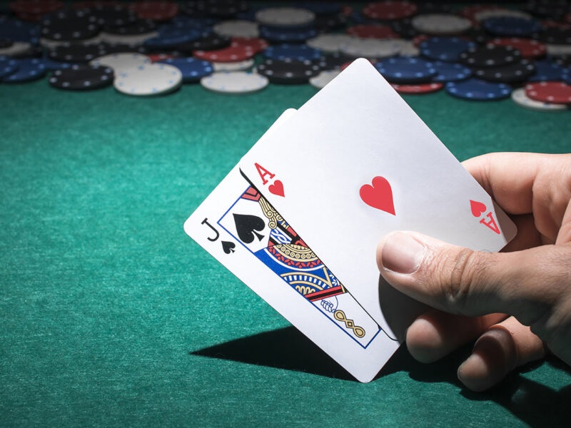 Use online baccarat to get an edge over the casino
